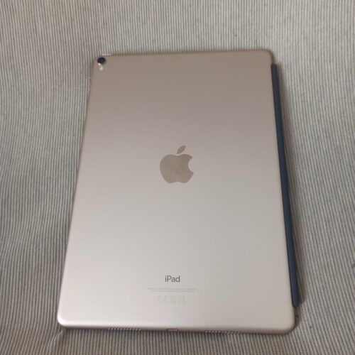 Apple iPad Pro 1 generazione 10.5" 256gb Wifi completo di cover Smart Keyboard con tastiera - immagine 5
