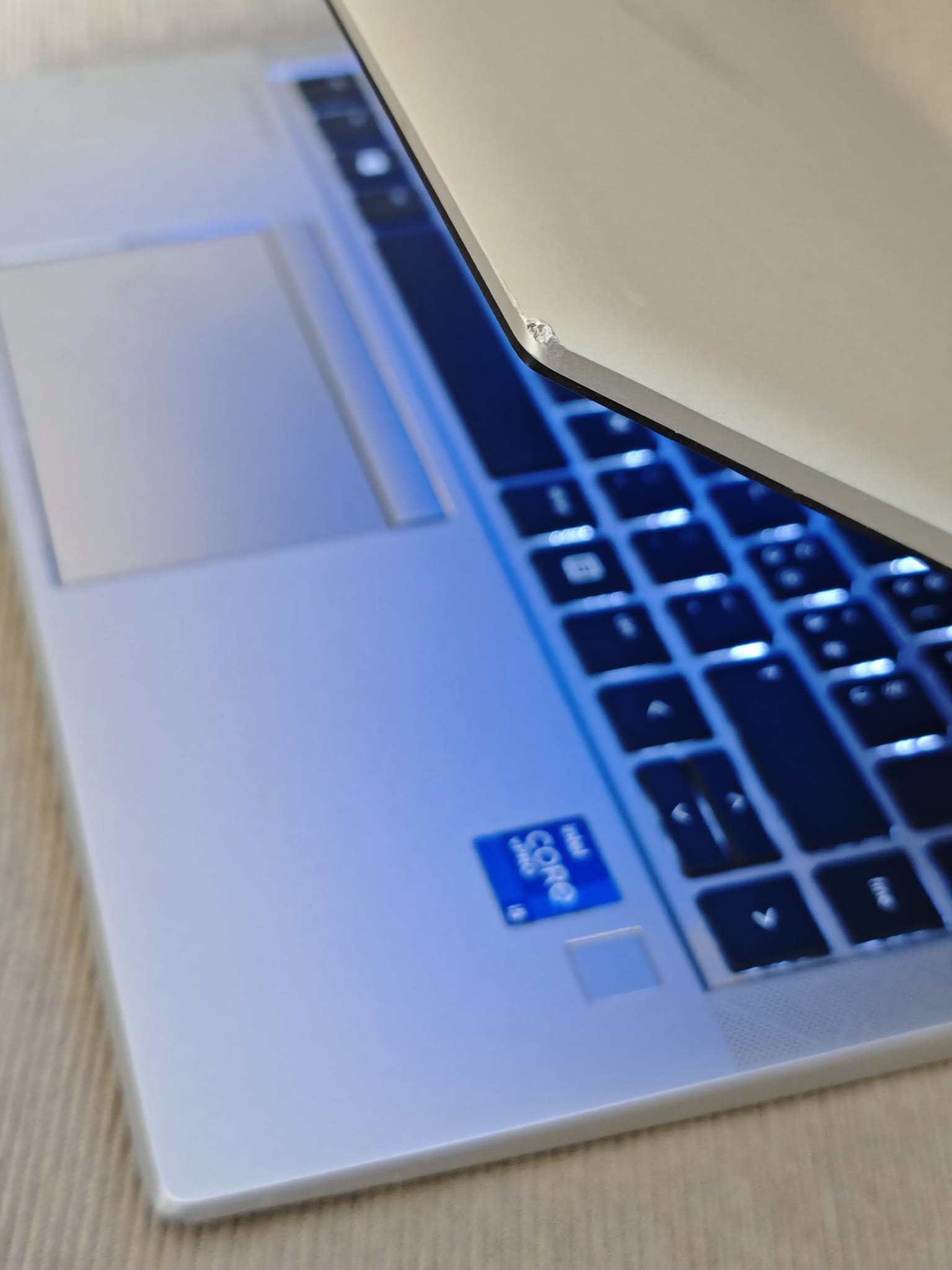 Computer portatile HP Elitebook 840 G8 Intel core i5 1135G7 Quad core 16Gb 256gb SSD 14 pollici Full HD tastiera italiana retroilluminata Grado B - immagine 4