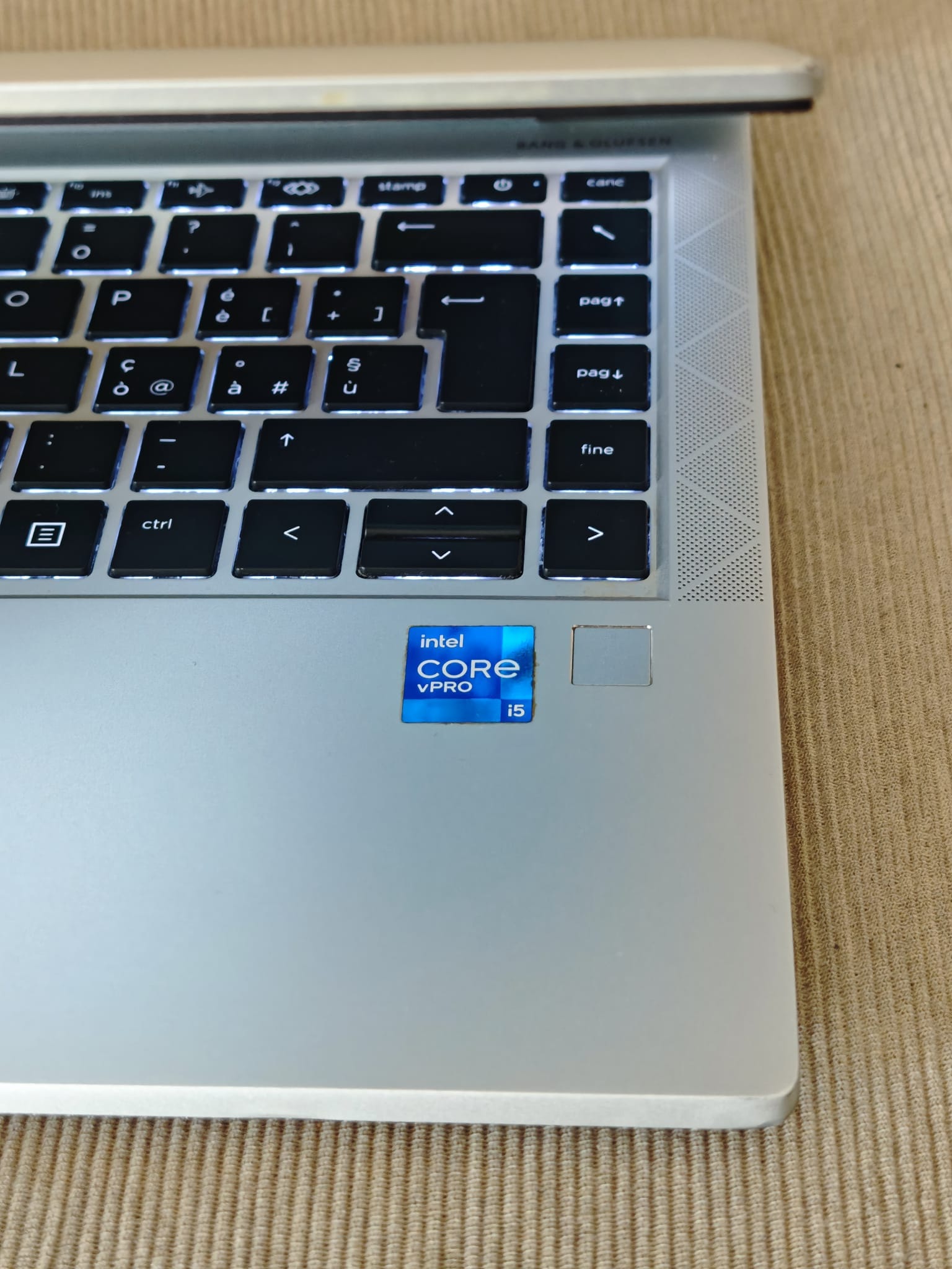 Computer portatile HP Elitebook 840 G8 Intel core i5 1135G7 Quad core 16Gb 256gb SSD 14 pollici Full HD tastiera italiana retroilluminata Grado B - immagine 6